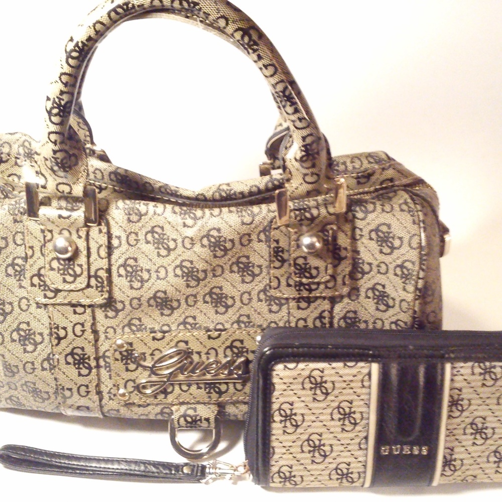 Hand Bag and Wallet Set  **MAKE AN OFFER**